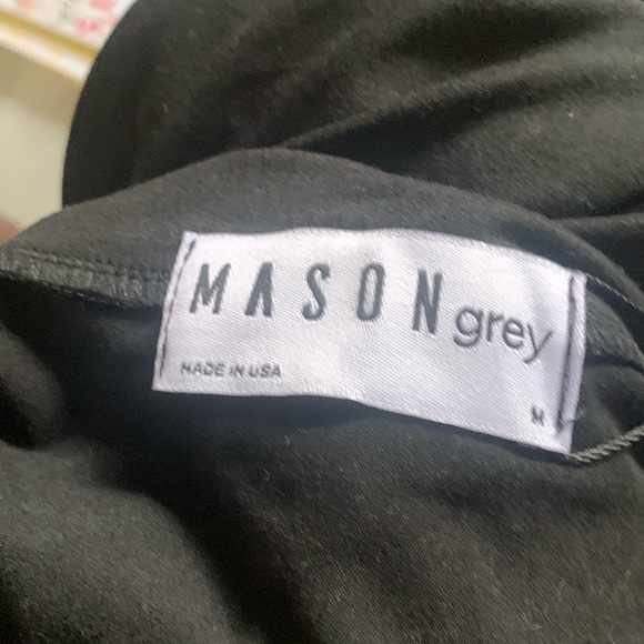Mason grey long sleeves t‎ shirt v neck NWT size M black solid soft - Picture 2 of 8